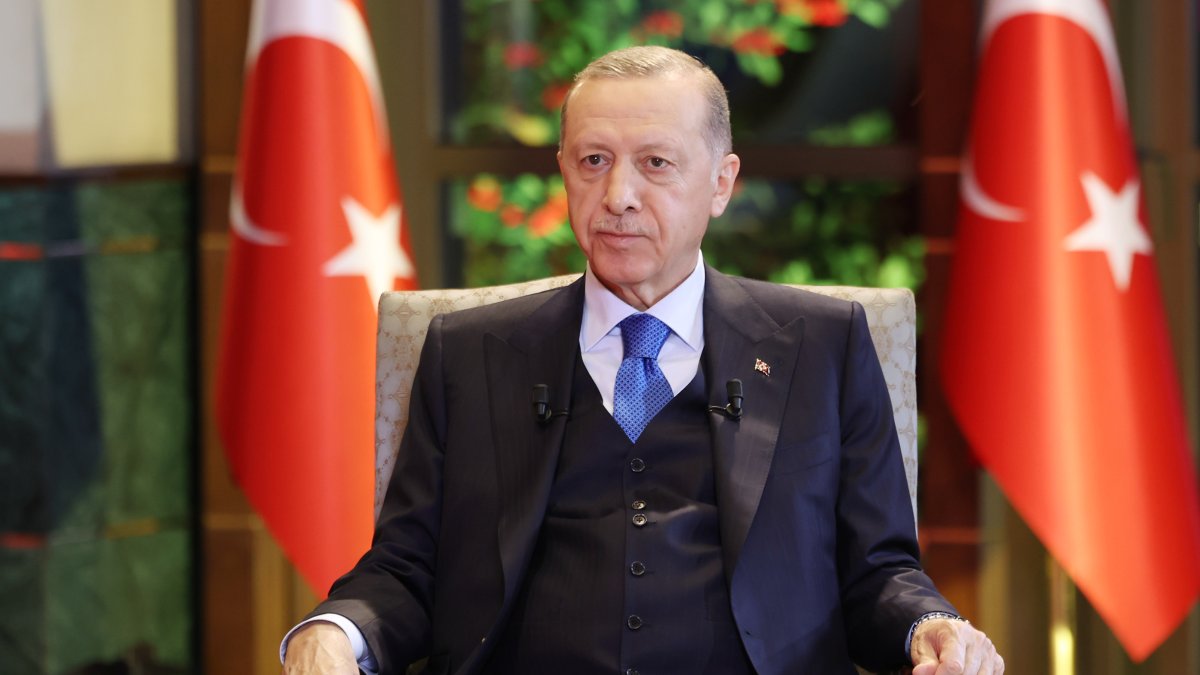 Erdoğan: Milletvekili listelerimizde sürpriz isimler olacak