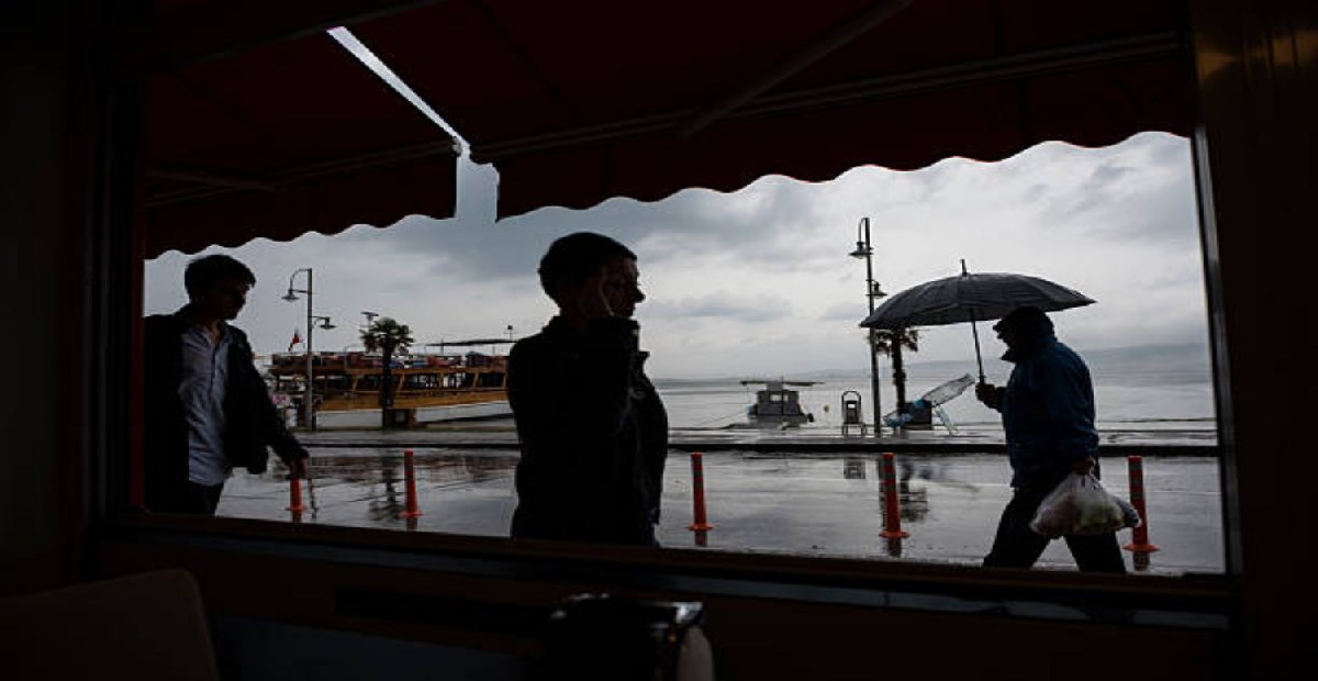 Meteoroloji'den 30 ile uyarı! Yağmurluk giymeden sokağa çıkmayın: O güne kadar sağanak yağış var!