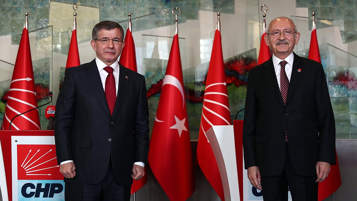 Davutoğlu'ndan Kılıçdaroğlu'nun kampanyasına destek: 50 bin lira bağışladı