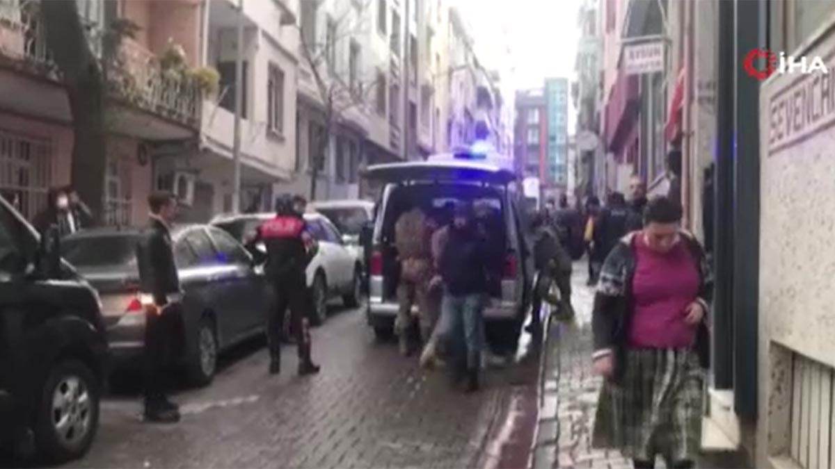 Bayrampaşa'da sokakta silahlı dehşet: 1 ölü