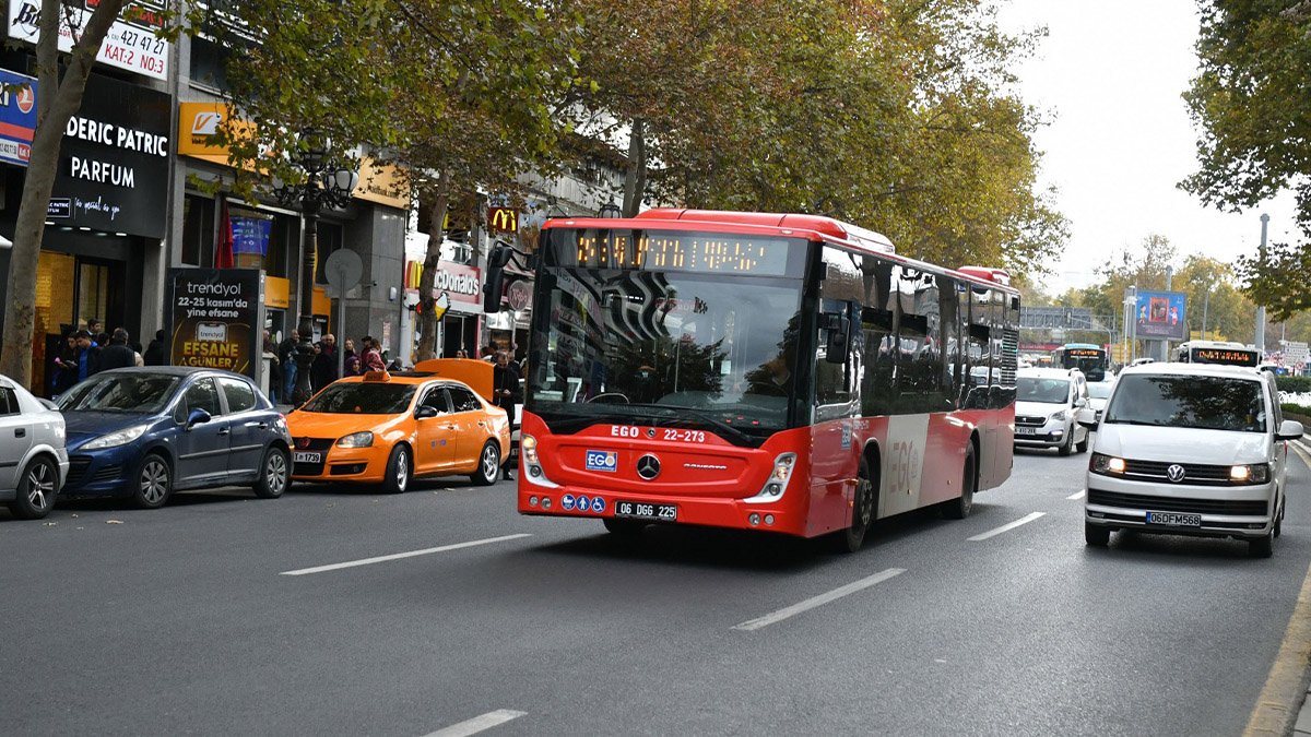 Havalimanı yolcu taşımacılığında kriz ve engelleme: Büyükşehir otobüsleri havalimanına alınmıyor