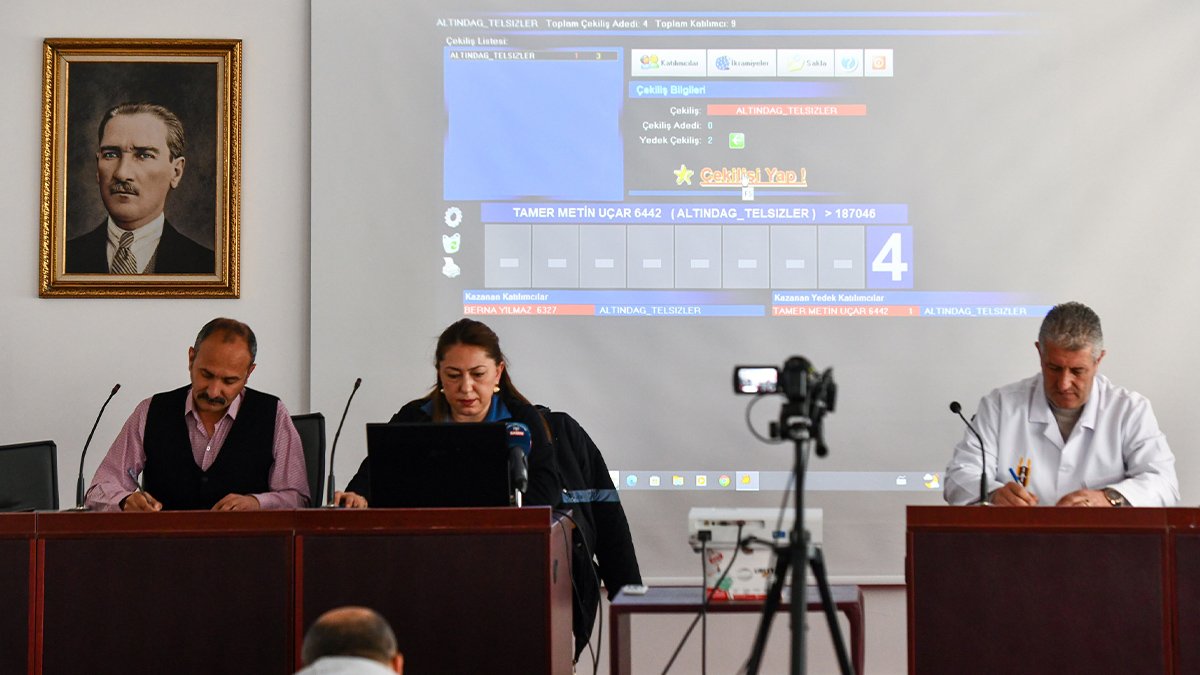 Şeffaf kura ile 13 halk ekmek büfesi daha yeni sahiplerini buldu