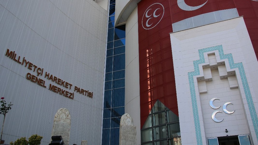 MHP vekil adayı listesini YSK'ya sundu