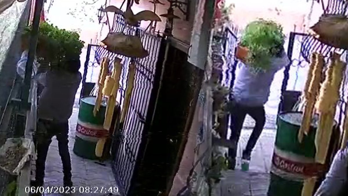 Bu kadarı da olmaz artık! Ev sahibinin gözlerinin içine bakarak çaldı ve...