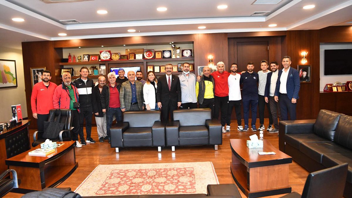 Çukurova Belediyesi,  depremzede çocuklara yönelik futbol turnuvası düzenliyor