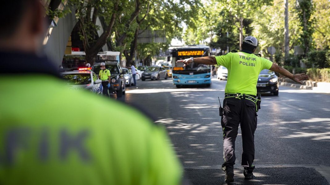 İstanbul trafiğine çıkacaklar dikkat: Metro açılışı nedeniyle bazı yollar kapalı
