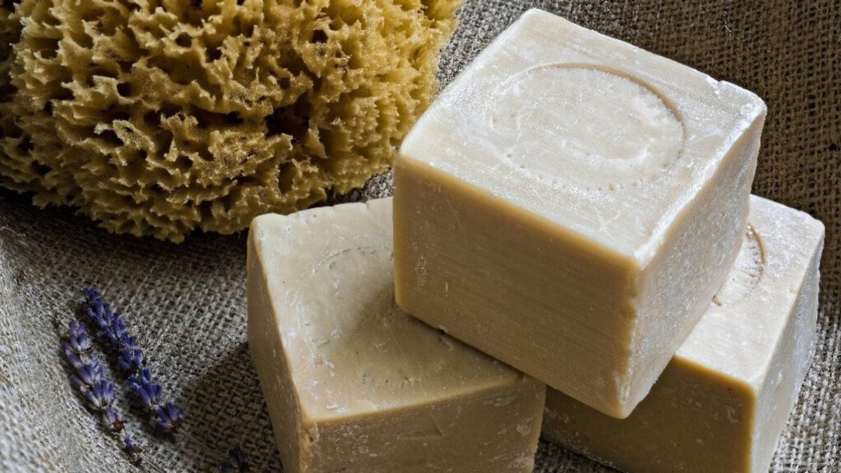 Eşek Sütü Sabunu: Doğal Bakımın Yeni Yıldızı