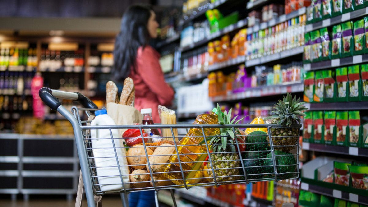 O markette indirim yağmuru başladı! Ramazan ayına özel indirimler: Ayçiçek yağı, 5 kg şeker, salça, et, süt, kâğıt havlular...