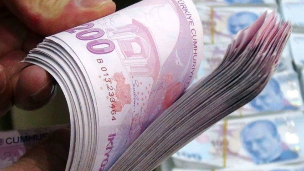 EYT'liler nisan ayını asla unutamayacak! Hesaplarına yatan parayı sayarken yorgun düşecekler!