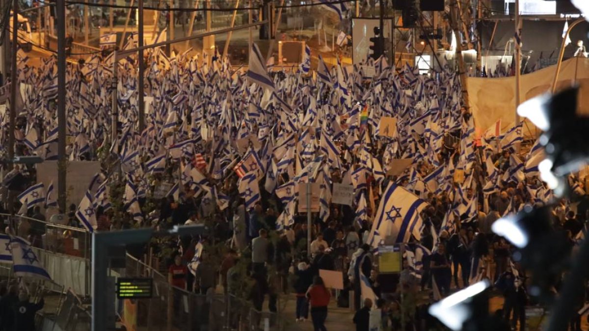 İsrailliler saldırılara aldırış etmiyor: Yargı reformu protestoları tam gaz