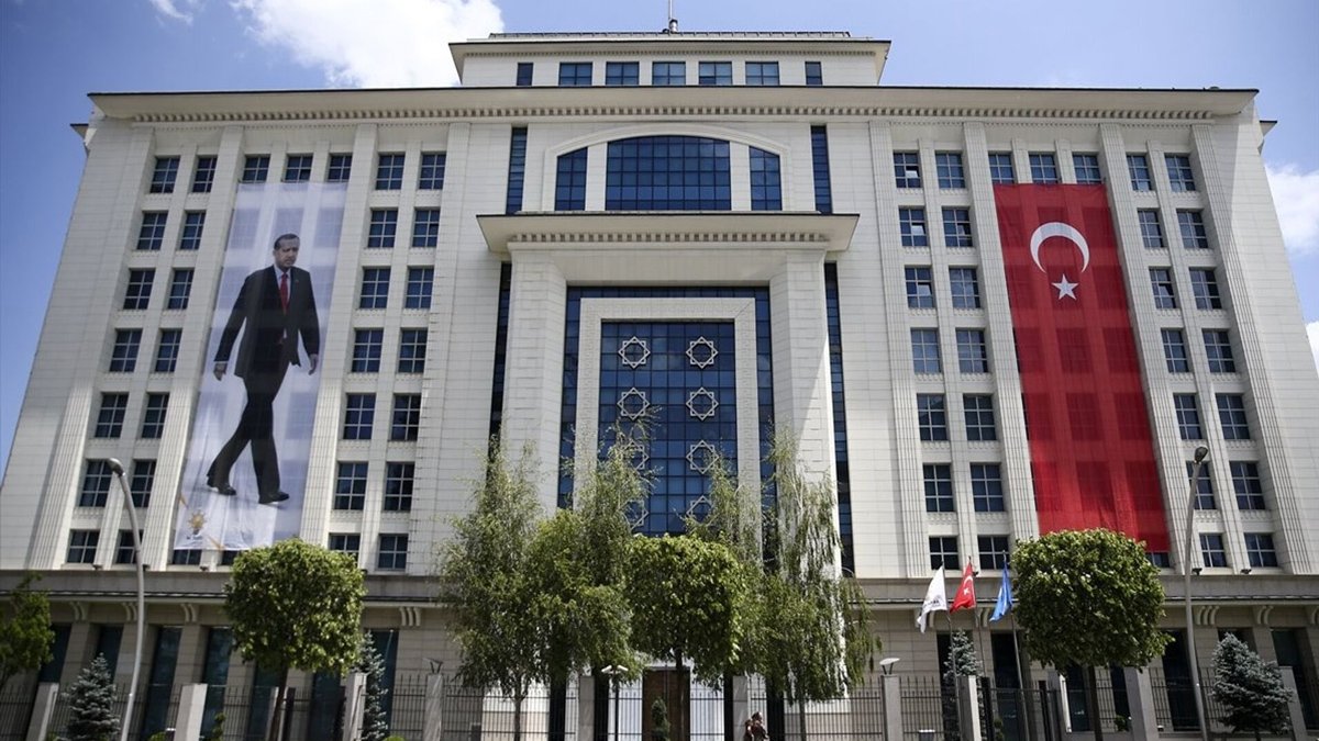 AK Parti'nin milletvekili aday listesi netleşti