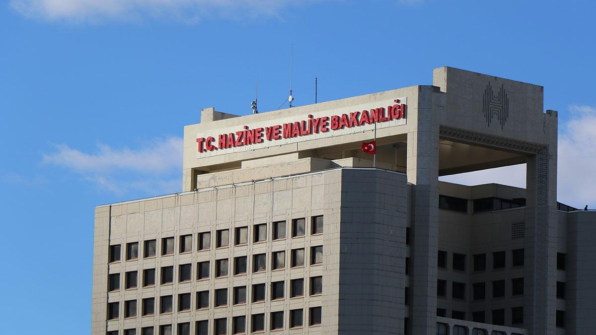 Hazine iki ihaleyle 15 milyar borçlandı