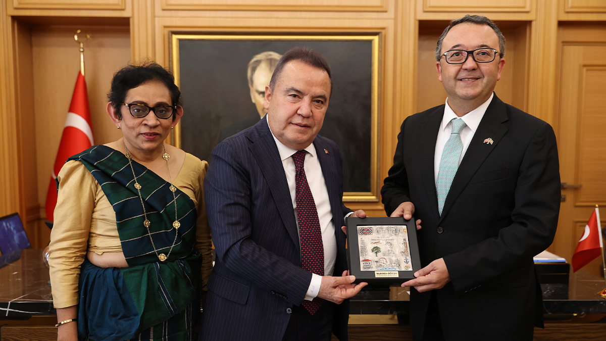 Sri Lanka Büyükelçisi’nden Başkan Böcek’e ziyaret