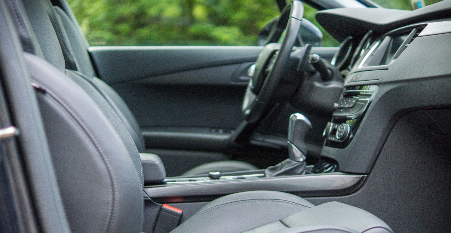 Araba almak isteyenlere büyük fırsat! Peugeot 0,99 faizli indirimli listeyi paylaştı: Fiyatlar düştükçe düştü!