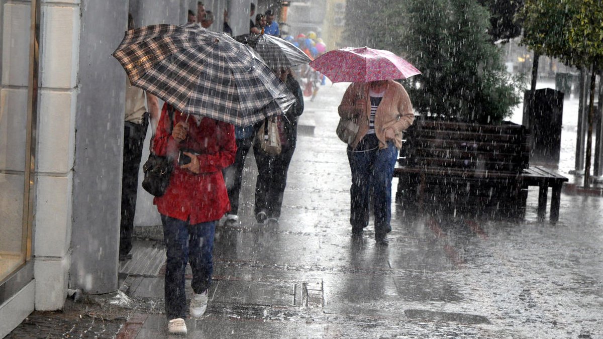 AFAD'tan 11 ile turuncu uyarı! Sel, yıldırım, heyelan...