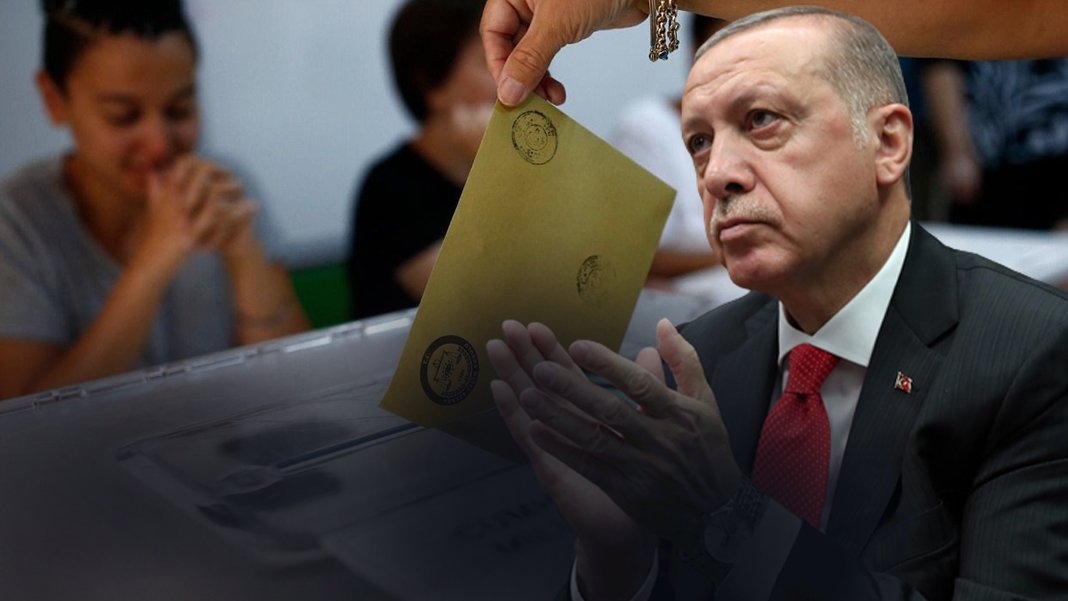 Financial Times: AK Parti tabanı değişim istiyor