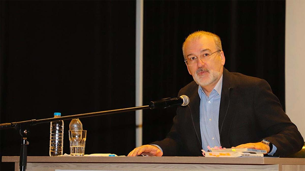 AK Parti listelerinde yerini kapan Cevizoğlu'nun akademik başarısı şaşırttı