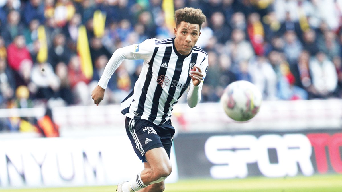 Gedson yuvadan uçuyor