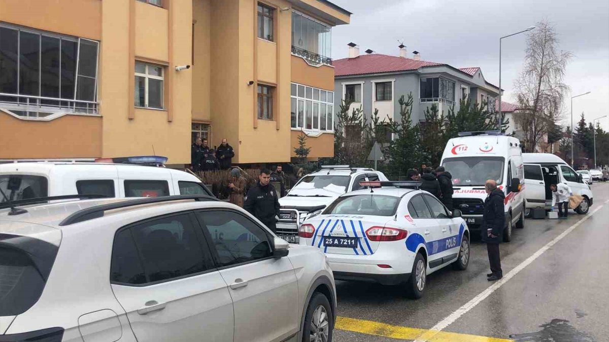 Aile evinde dehşet saçtı! Annesini öldürdü, babası ağır yaralı