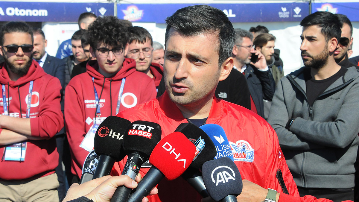 Selçuk Bayraktar duyurdu: Kızılelma TEKNOFEST’e gelecek