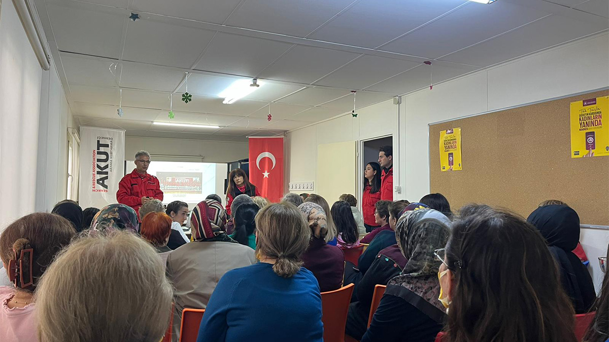 Sosyal Yaşam Evleri'nde afet eğitimi düzenlendi