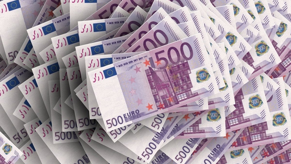 Piyasalar yangın yeri... Eurodan rekor üstüne rekor