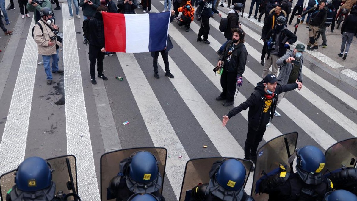 Fransa'yı ayağa kaldıran düzenlemede kritik gün