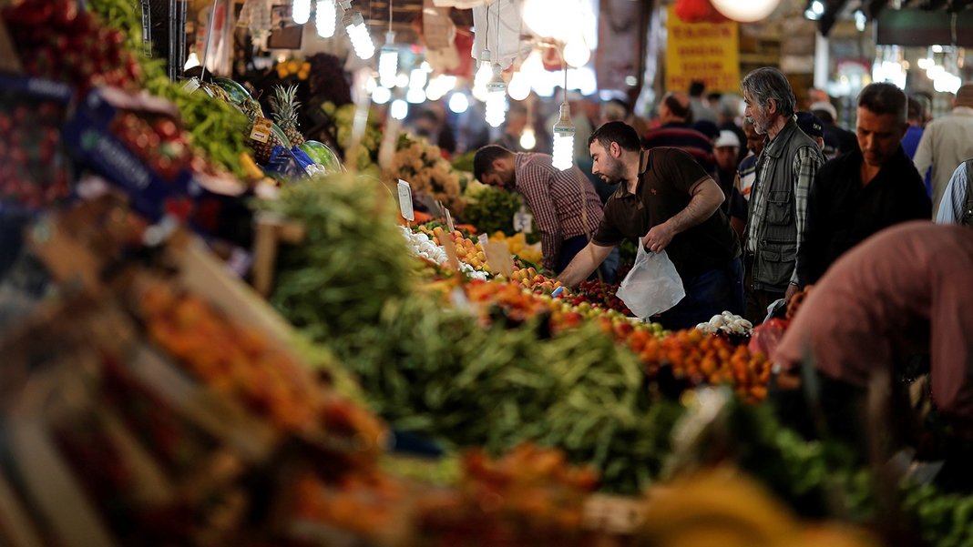 Açlık sınırı 10 bin liraya dayandı: Asgari ücret ve yoksulluk sınırı arasındaki makas giderek açılıyor