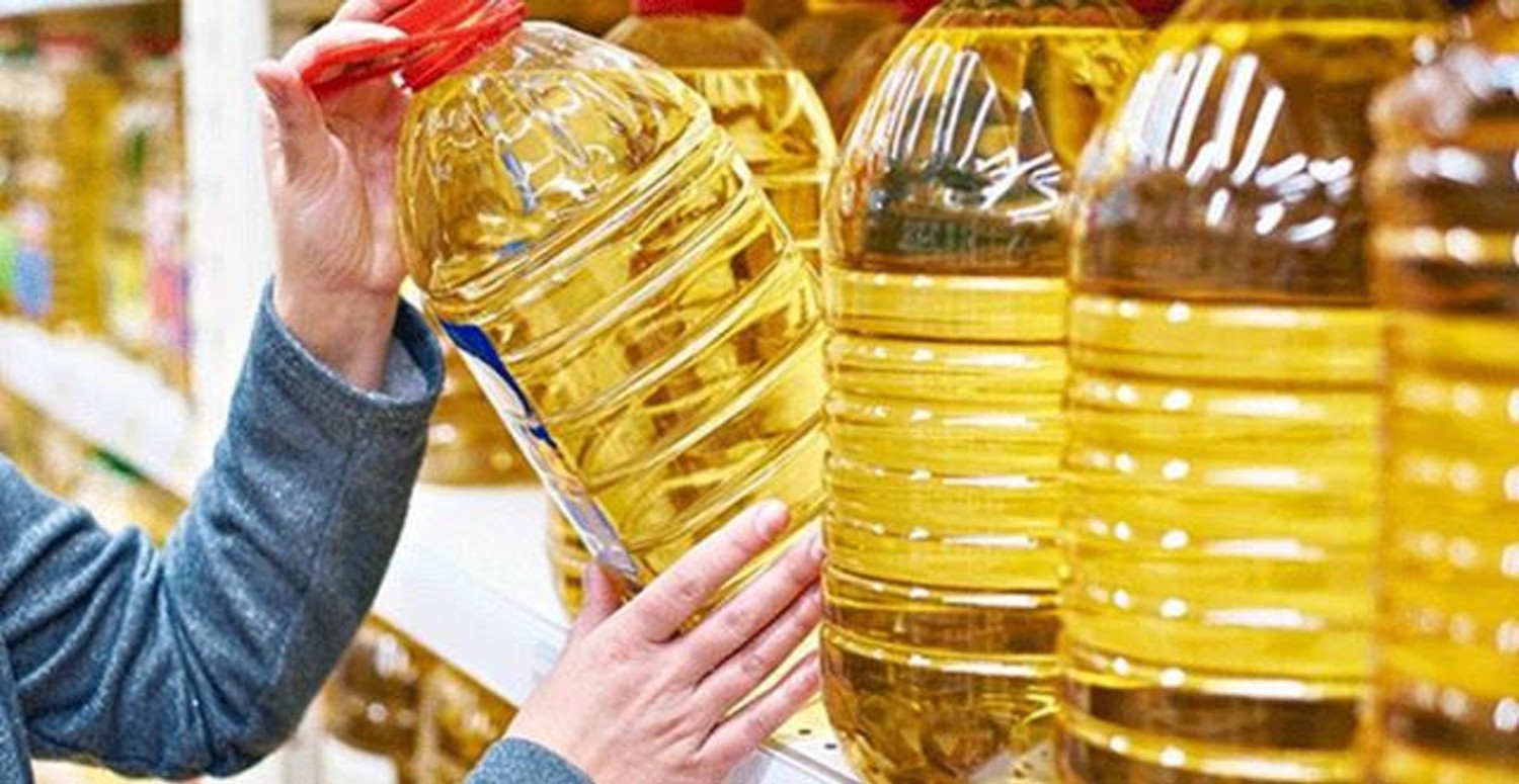 Ayçiçek yağı fiyatlarında bayram öncesi indirimi! O markette 29 TL'ye kadar düştü: Fiyatı gören kapıda kuyruk olacak!