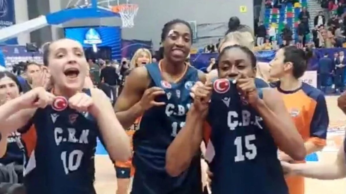 ÇBK Mersin'nin Türk bayraklı kutlamasına engel