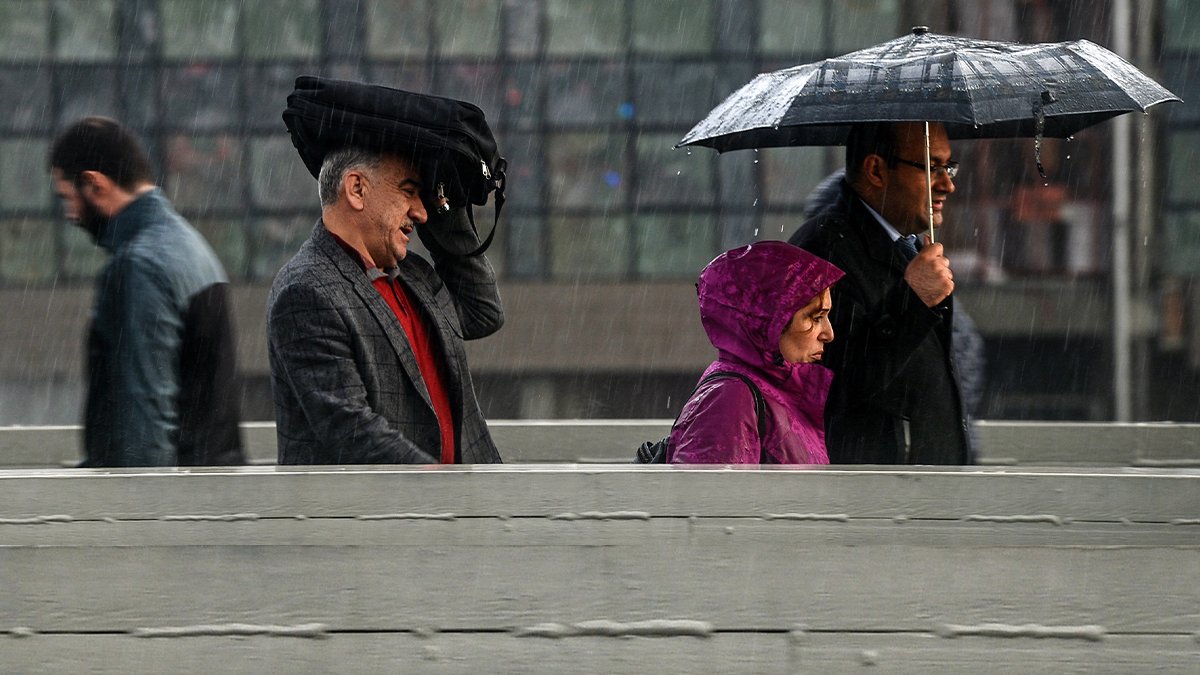 Bayram planı yapanlar dikkat! Soğuk ve yağmur kışlıkları çıkartacak