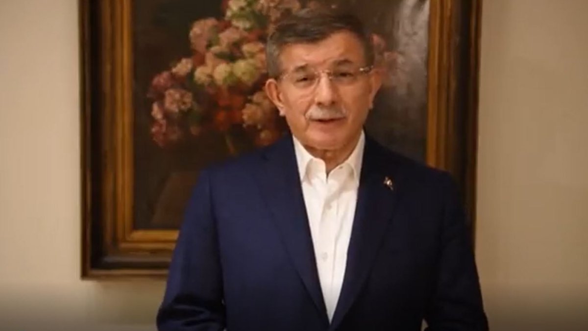 Davutoğlu'ndan 'Türkiye Gönüllüleri'ne katılın' çağrısı: Yeni bir dönemin başlangıcı için sandığa gidelim