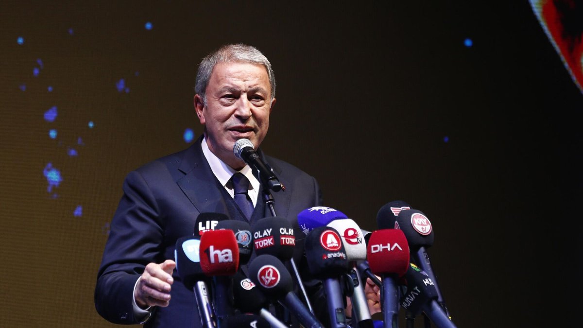 Bakan Akar'dan 'Vur de vuralım, öl de ölelim' sloganlarına ilginç yanıt: Onun da zamanı gelecek