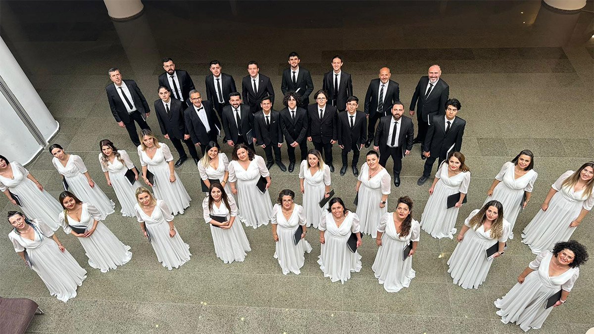 Merkezefendili sanatçılar İzmir'de büyük beğeni topladı