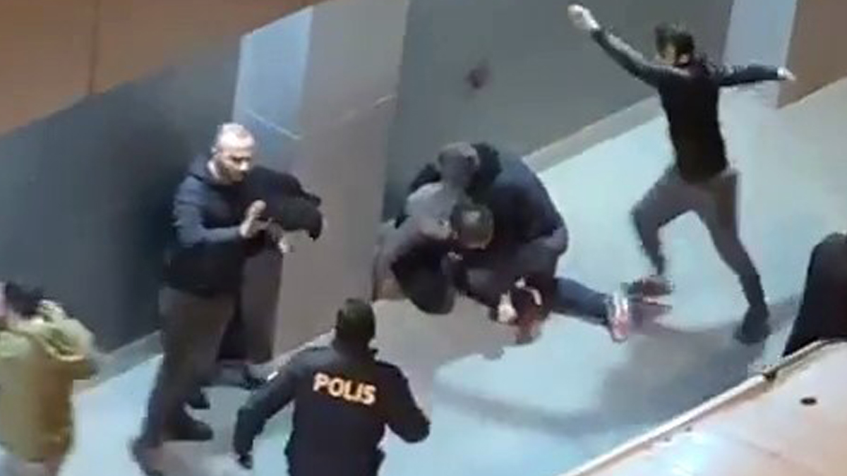 Önce darp sonra bıçak! Komşuların 'gürültü' kavgasında kan aktı