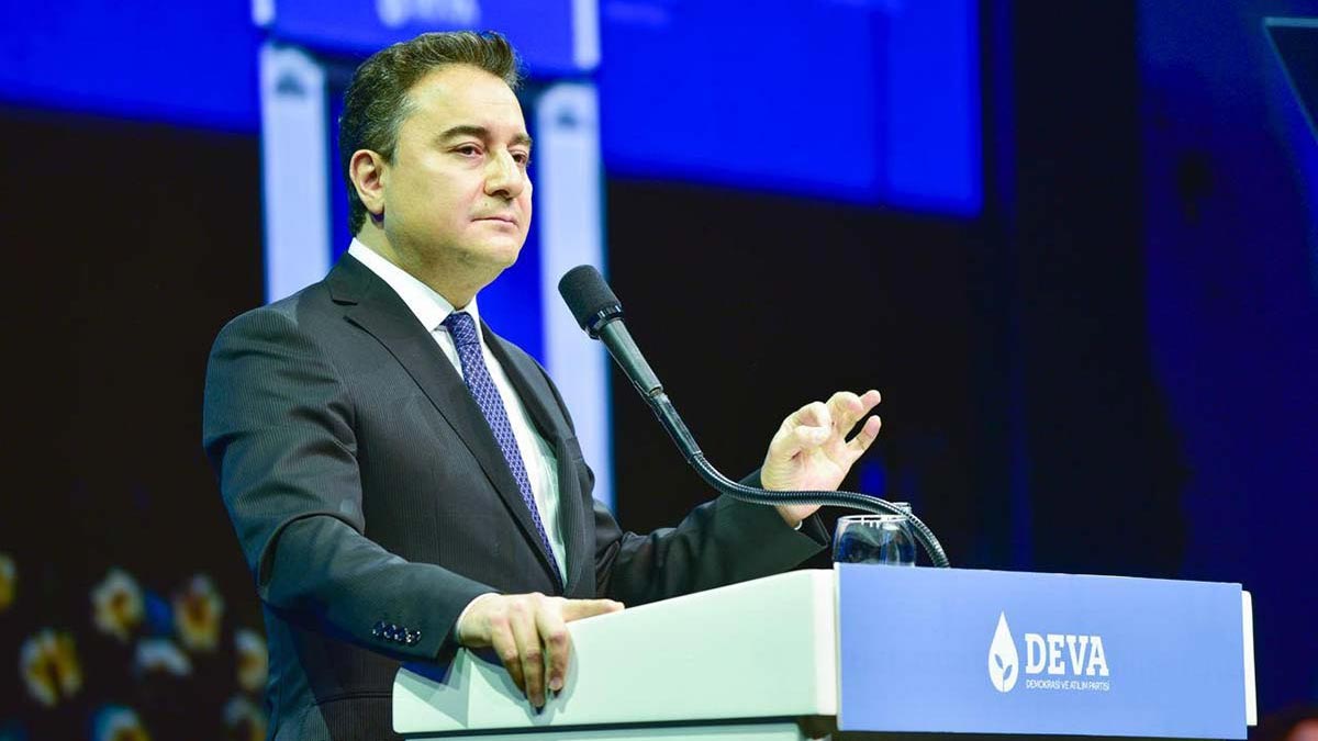 Babacan: AK Parti binasına yapılan saldırıyı kınıyorum