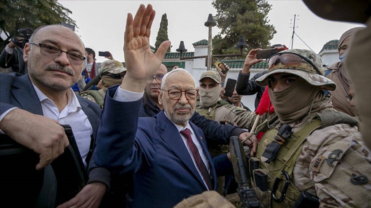 Arap Baharı’ndan başarıyla çıkan tek lidere kelepçe: Gannuşi neden tutuklandı?