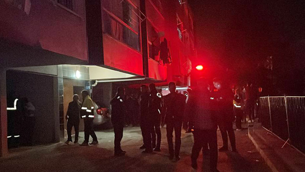 Mersin'de yangın faciası! Üçüz kardeşlerden 2'si feci şekilde can verdi