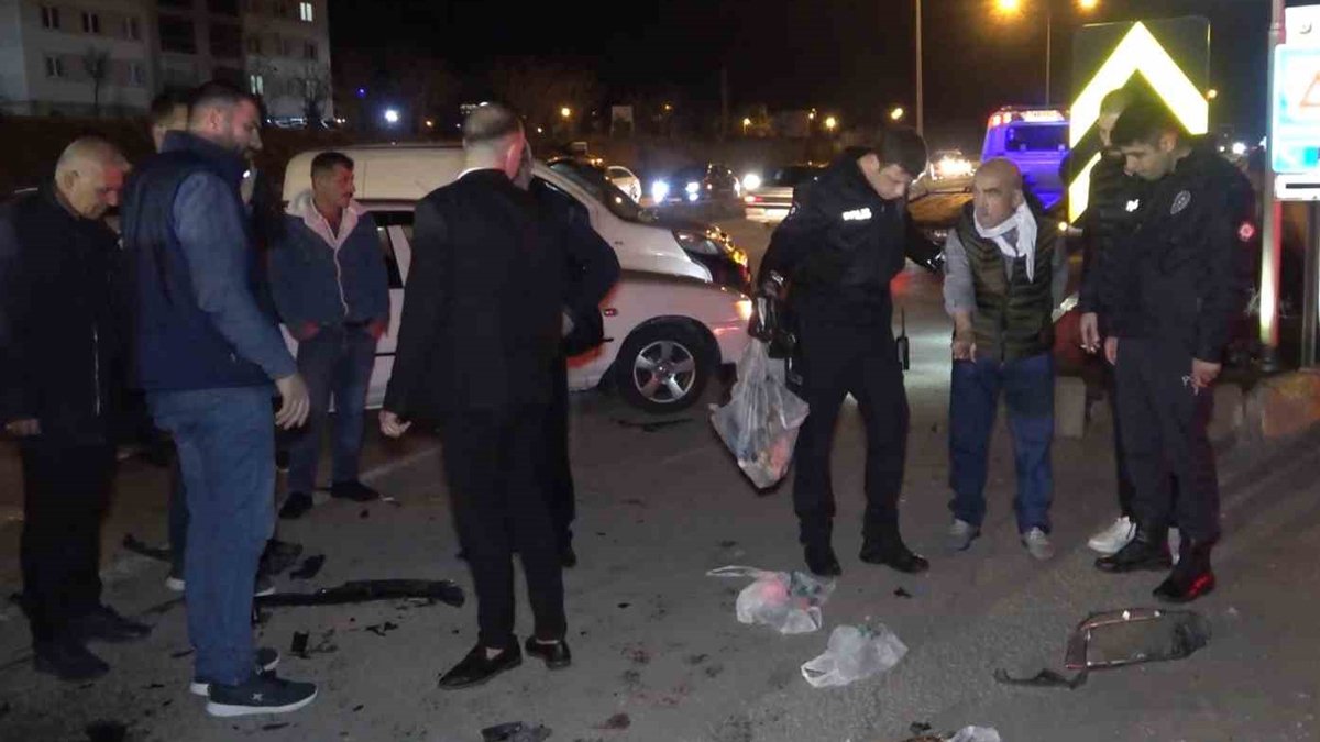 Alkollü sürücünün 'poşetle' mücadelesi 3 kişiyi yaraladı