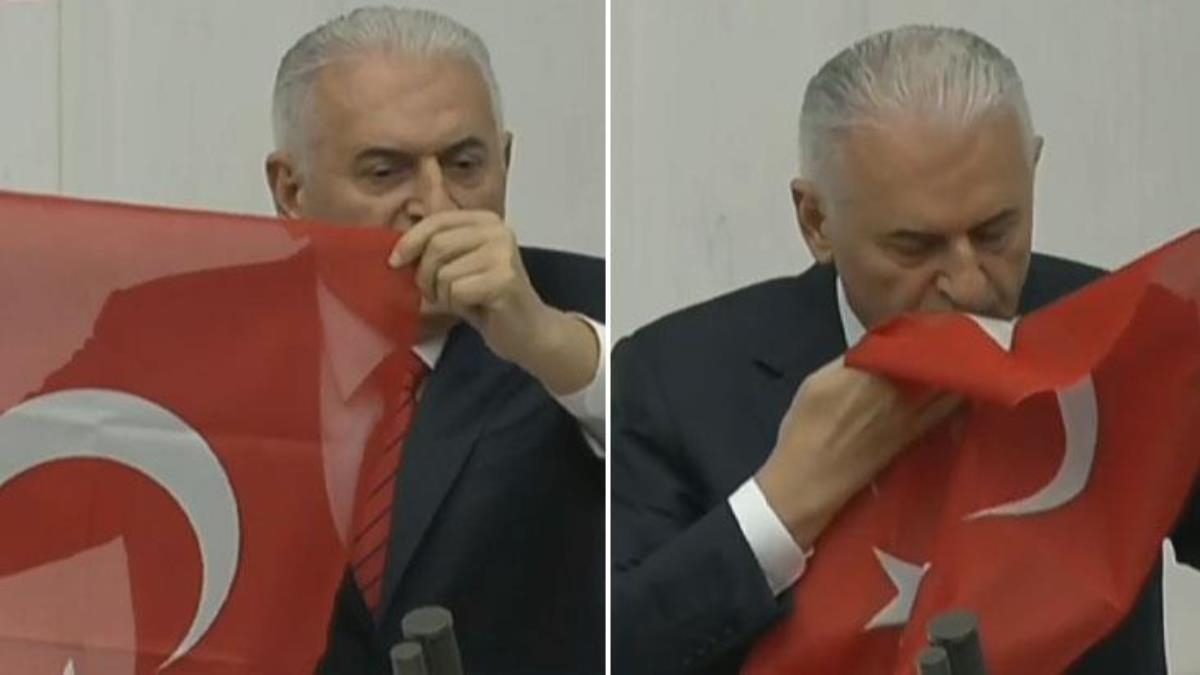 Binali Yıldırım İstiklal Marşı'nın sözlerini karıştırdı