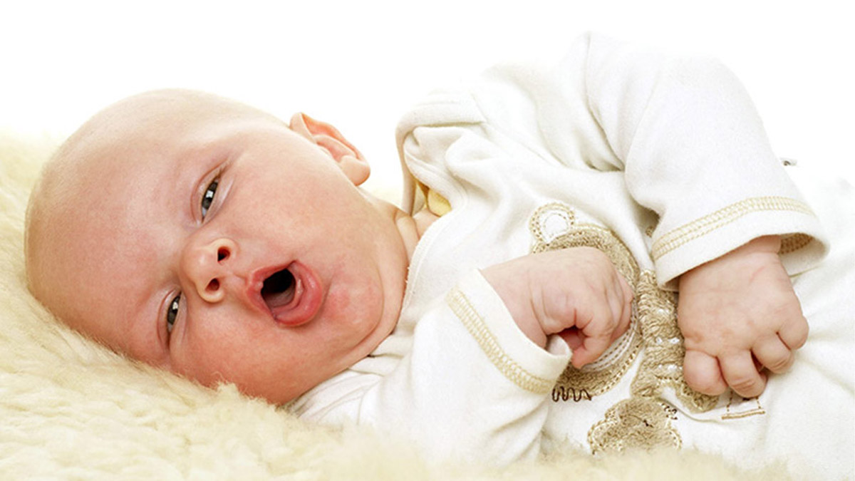 1 aylık bebeklerde öksürük nasıl geçer?