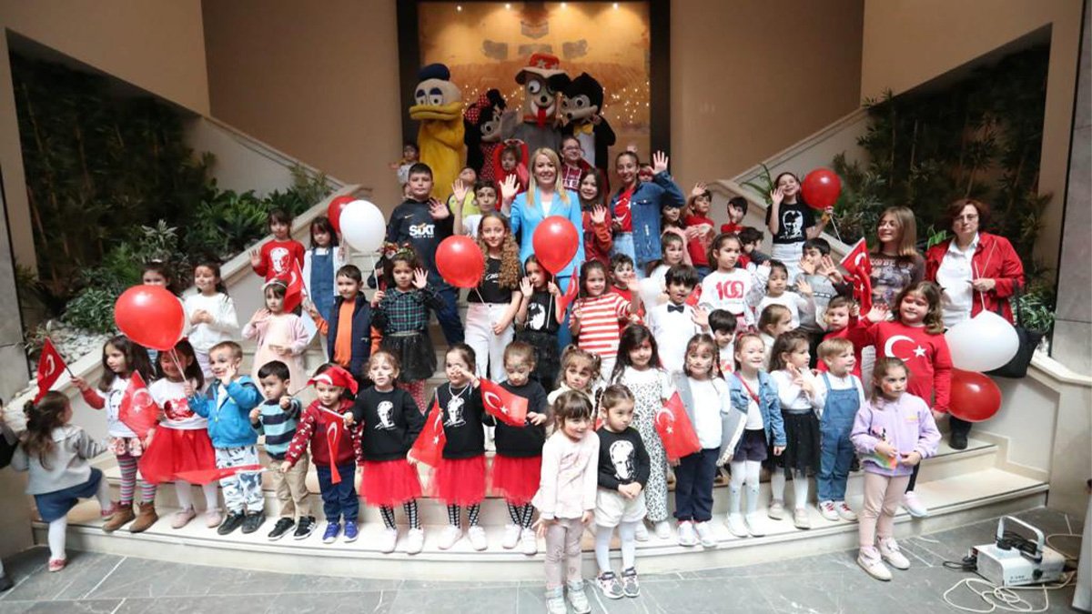 Çocuklar 23 Nisan’da doyasıya eğlendi