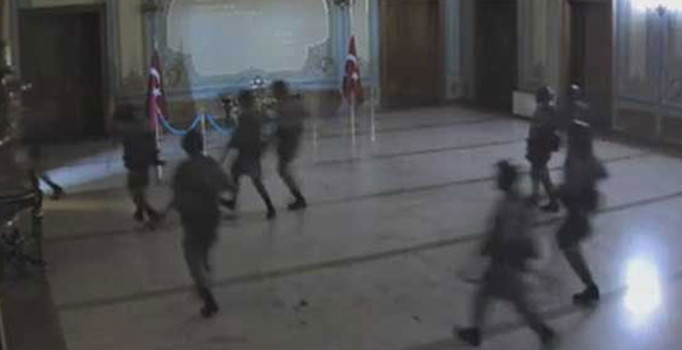 İstanbul Valiliği'nin işgali güvenlik kamerasında