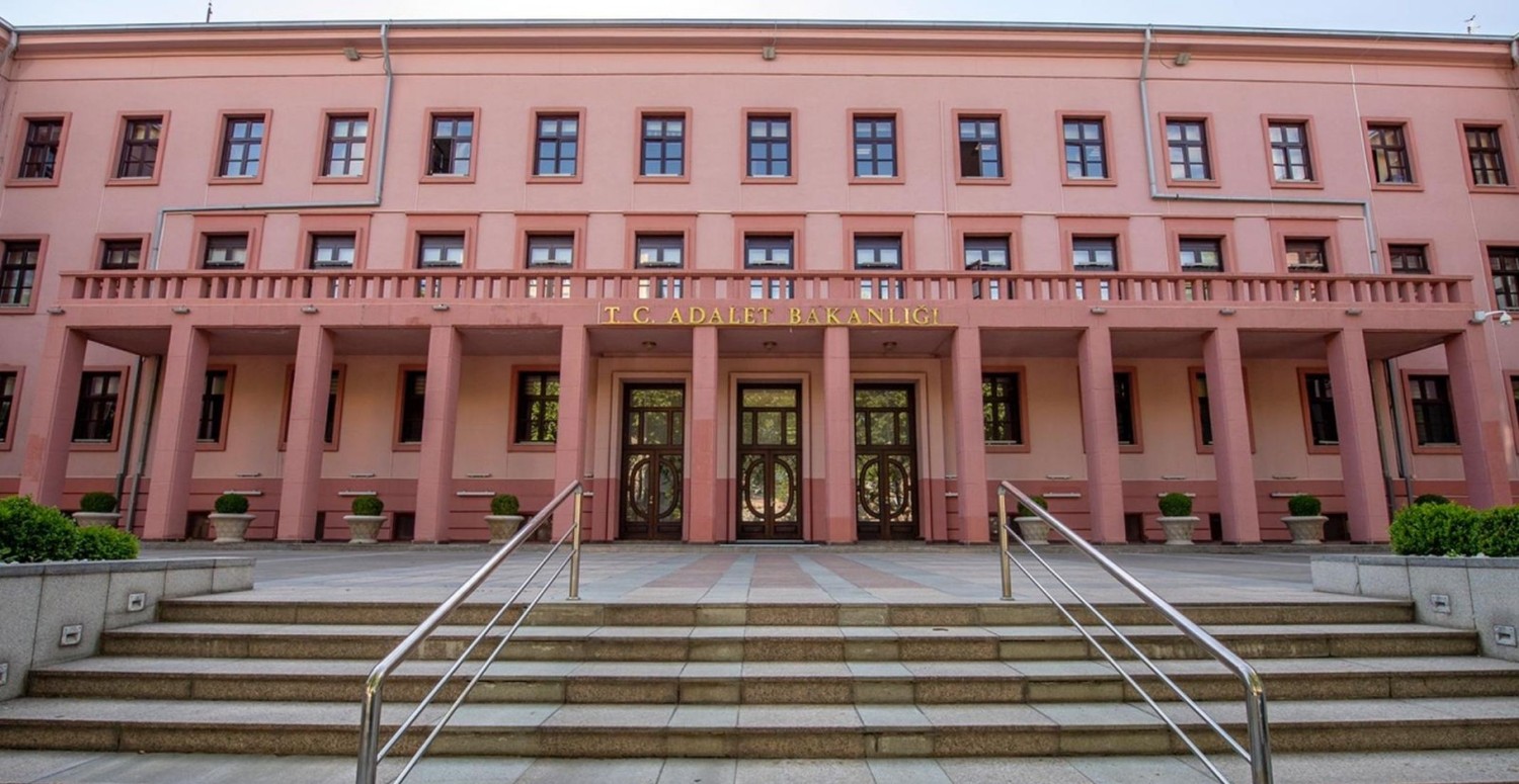 İş arayanlara büyük fırsat! Adalet Bakanlığı 11.205 personel alacak: Başvurular o tarihte başlıyor!
