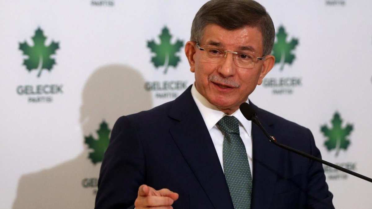 Davutoğlu'ndan Erdoğan'a 'Namazın kazası olur seçimin olmaz' tepkisi: Bunu duyup susan ilim adamına yazıklar olsun