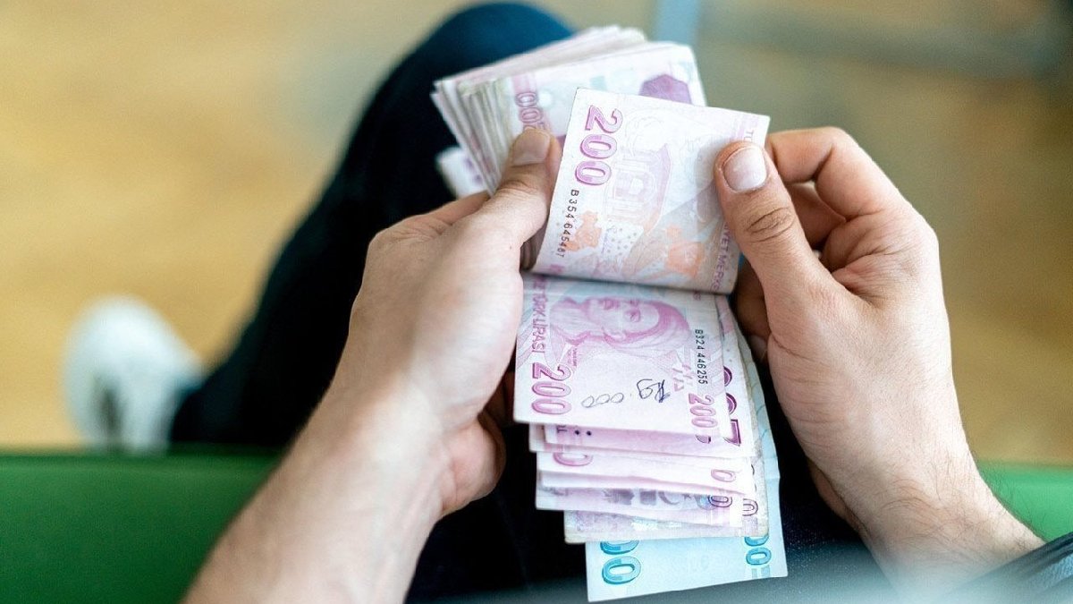 O tarihte maaşlar gözden geçirilecek! Asgari ücrette dahil tüm maaşlara zam geliyor: Zam sonrası asgari ücret 12.000 TL