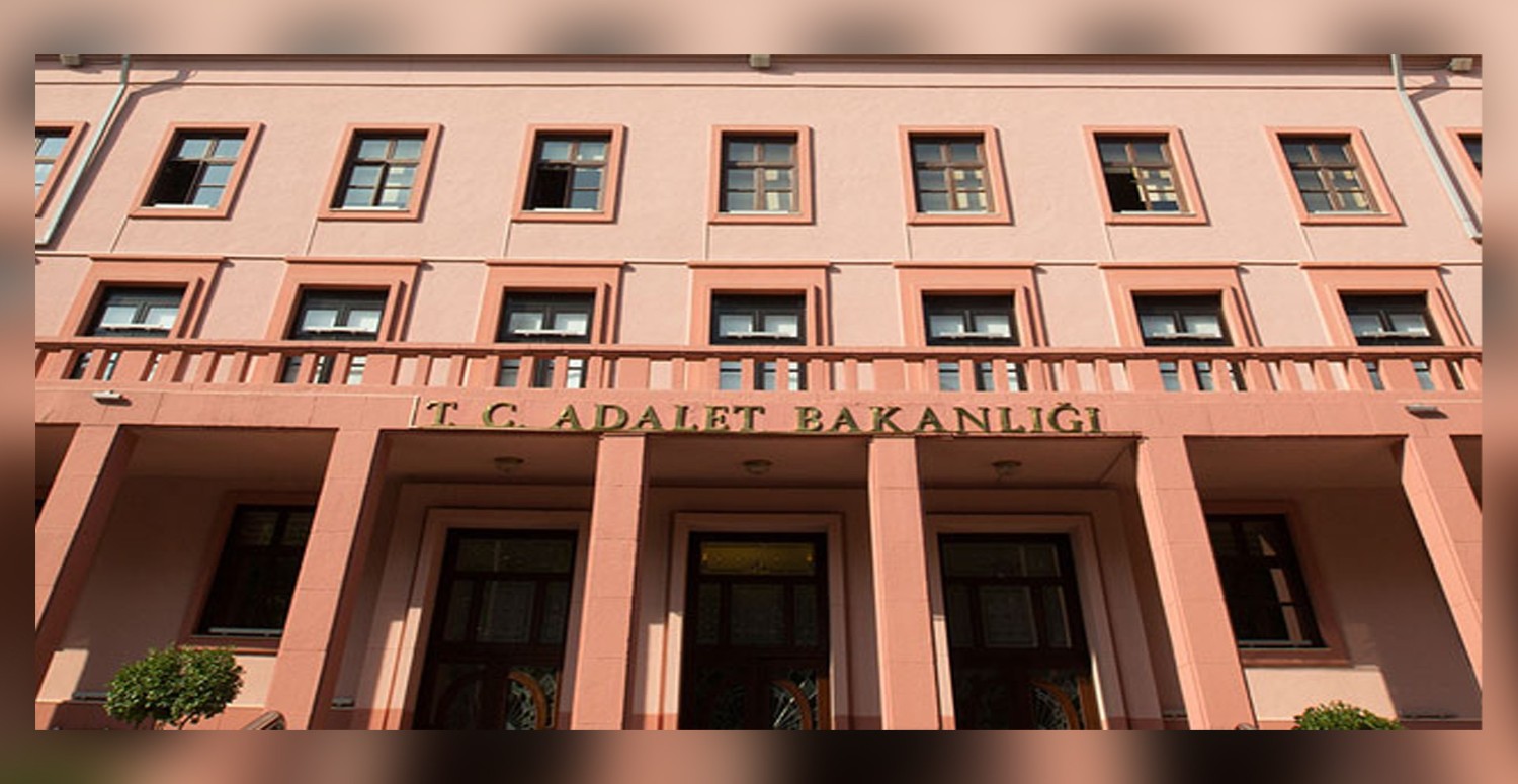 KPSS'den bu puanı alanlara müjde! Adalet Bakanlığı 19.706 memur alıyor: Şartlar duyuruldu