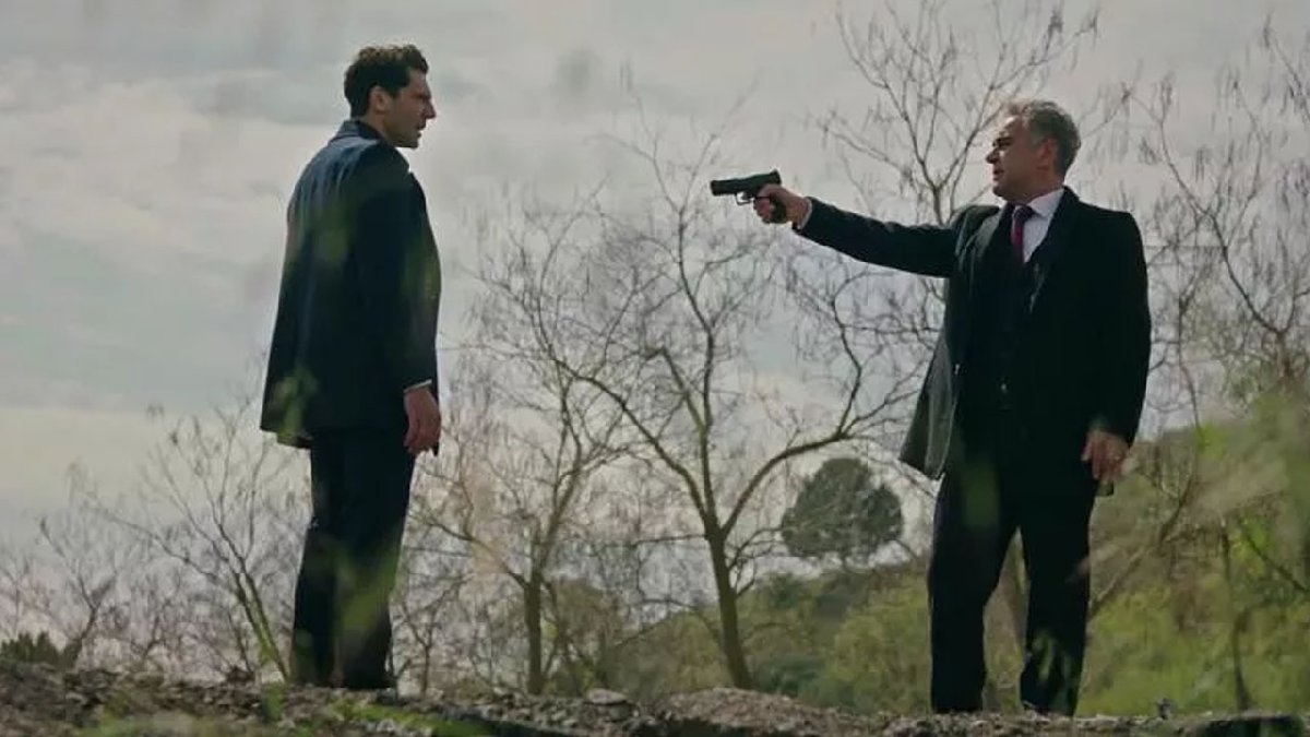 Yargı dizisinde ayrılık rüzgarları esiyor! Ilgaz Savcı ölümle burun buruna: Kaan Urgancıoğlu diziye veda ediyor...