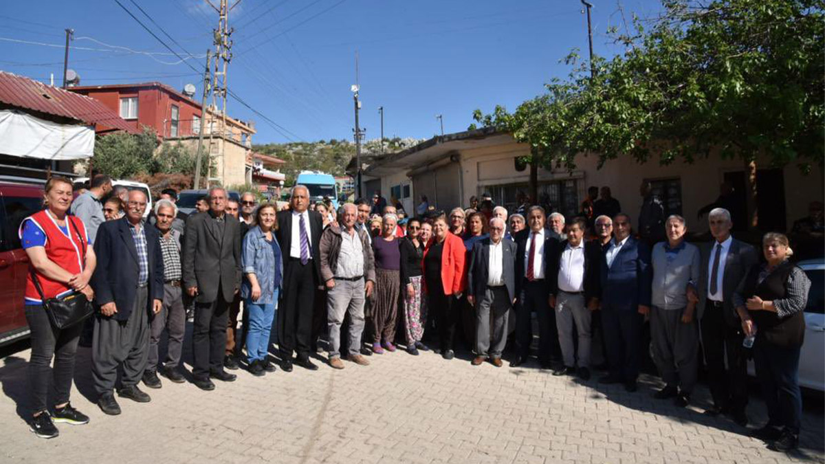 Ceyhan Belediye Başkanı Hülya Erdem, “Bugün Köydeyiz” buluşmaları kapsamındaki vatandaş buluşmalarını aralıksız sürdürüyor