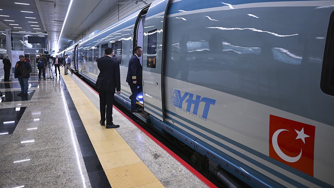 Ankara-Sivas YHT ilk seferi için hareket etti